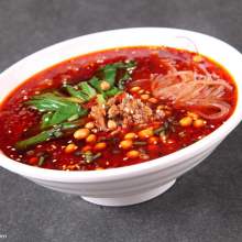 师旗飘扬，传承与使命的象征